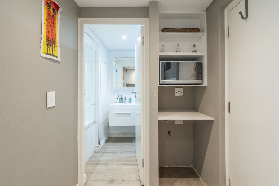 To Let 1 Bedroom Property for Rent in Clifton Western Cape